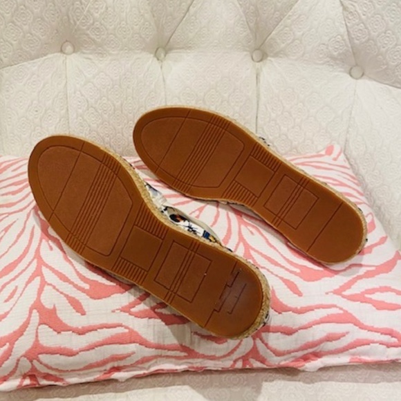 O3-NEW Loudmouth Lucky Big Bugs Espadrilles - Picture 4 of 6